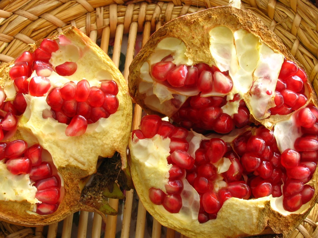 Pomegranate Fruit jigsaw puzzle in Fruits & Veggies puzzles on TheJigsawPuzzles.com