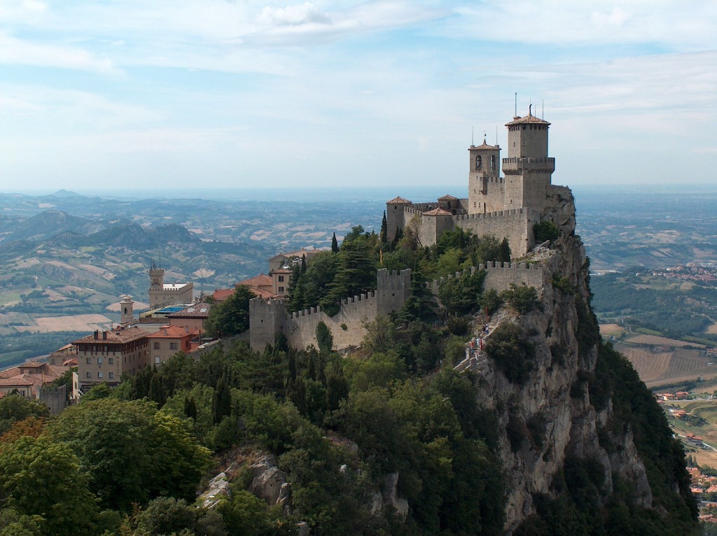 San Marino jigsaw puzzle in Castles puzzles on TheJigsawPuzzles.com