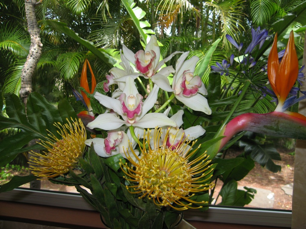 Tropical Flower Arrangement, Hawaii jigsaw puzzle in Flowers puzzles on TheJigsawPuzzles.com