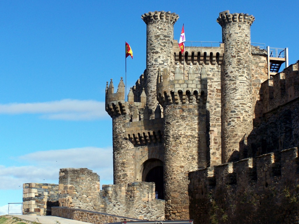 Castillo de los Templarios jigsaw puzzle in Castles puzzles on TheJigsawPuzzles.com