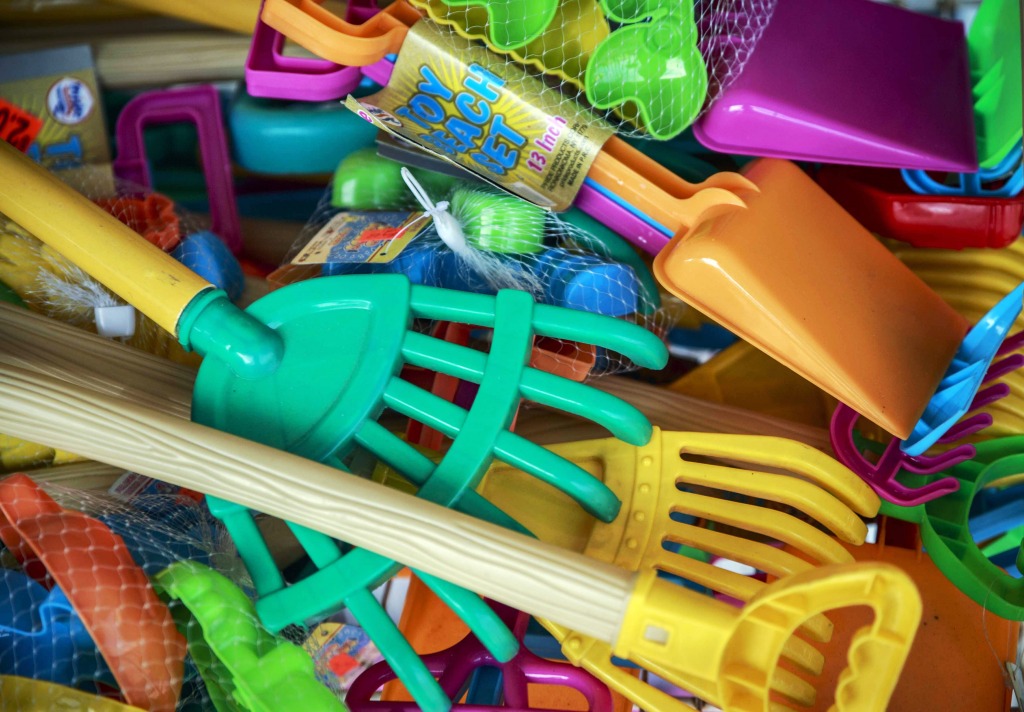 Beach Tools jigsaw puzzle in Macro puzzles on TheJigsawPuzzles.com