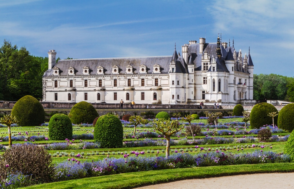 Chenonceau Castle & Diane de Poitiers Garden jigsaw puzzle in Castles puzzles on TheJigsawPuzzles.com