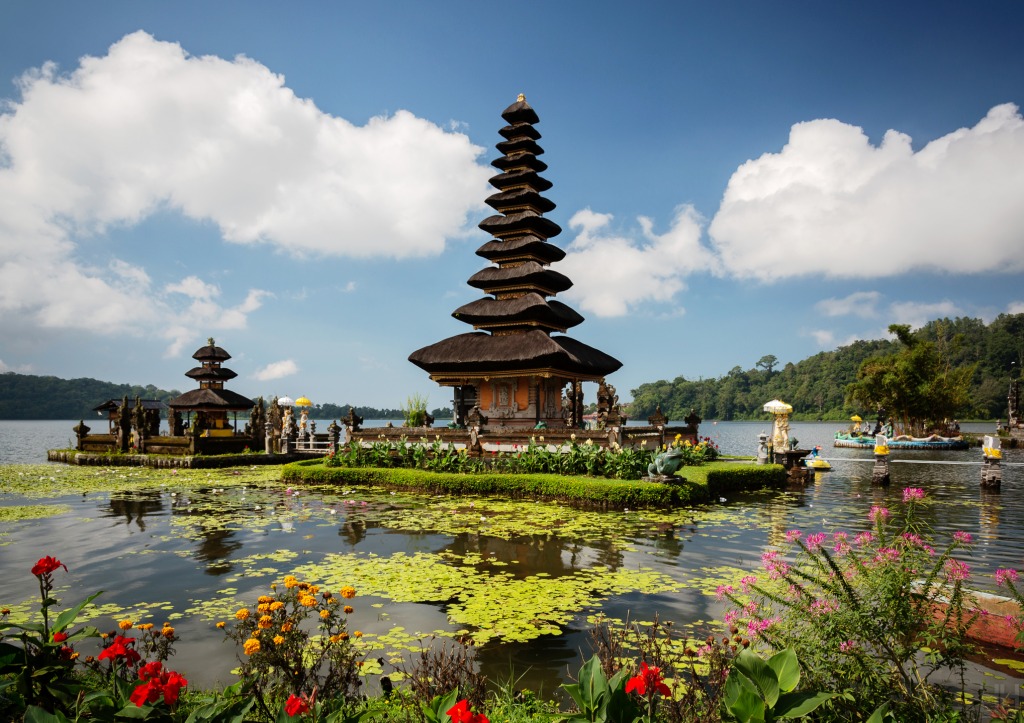 Pura Ulun Danu Bratan, Bali, Indonesia jigsaw puzzle in Great Sightings puzzles on TheJigsawPuzzles.com