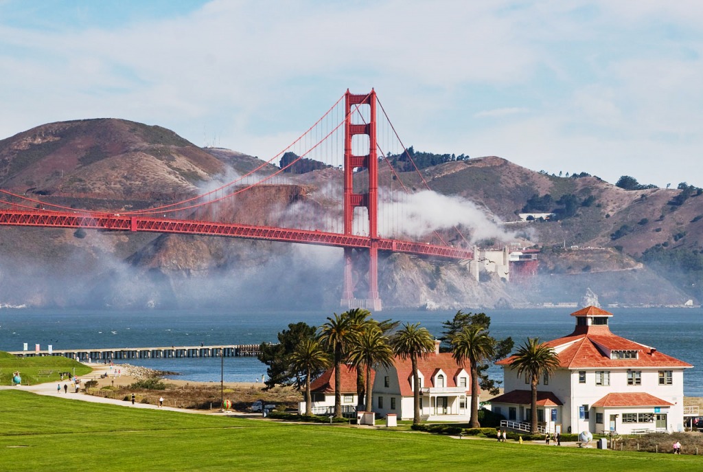 Coast Guard Station and Golden Gate Bridge jigsaw puzzle in Bridges puzzles on TheJigsawPuzzles.com