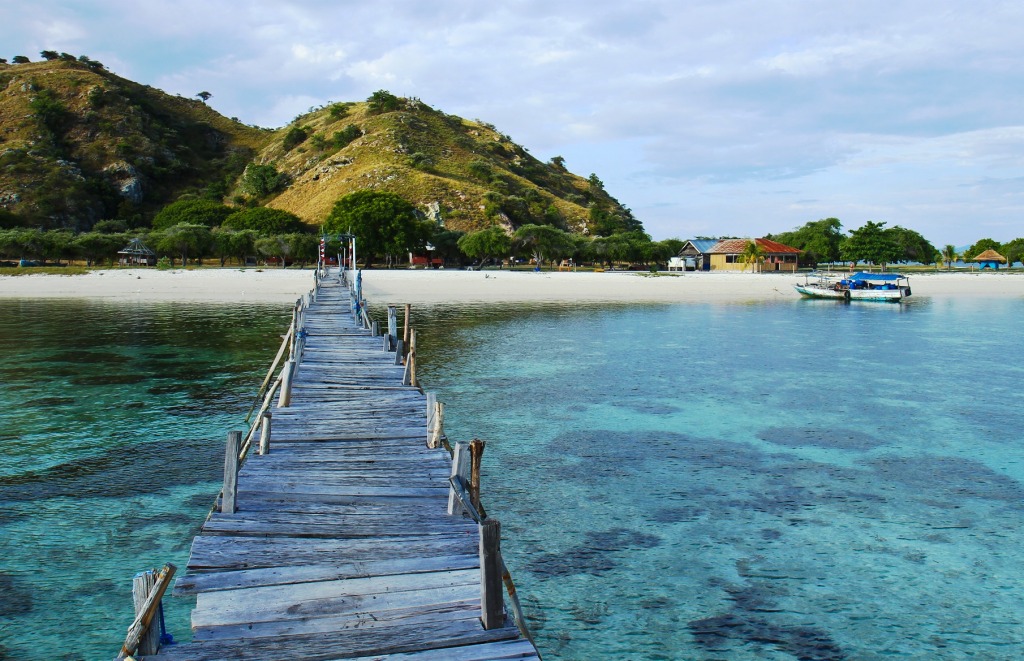 Kanawa Island, Komodo National Park jigsaw puzzle in Bridges puzzles on TheJigsawPuzzles.com