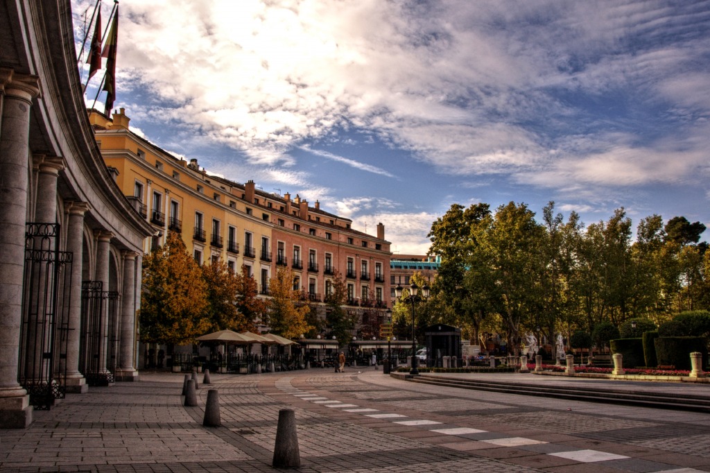 Plaza de Oriente, Madrid jigsaw puzzle in Street View puzzles on TheJigsawPuzzles.com