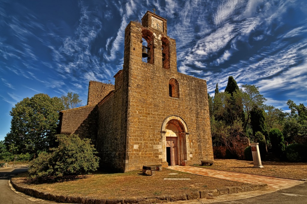 L'Església de Santa Maria de La Tallada d'Empordà jigsaw puzzle in Street View puzzles on TheJigsawPuzzles.com