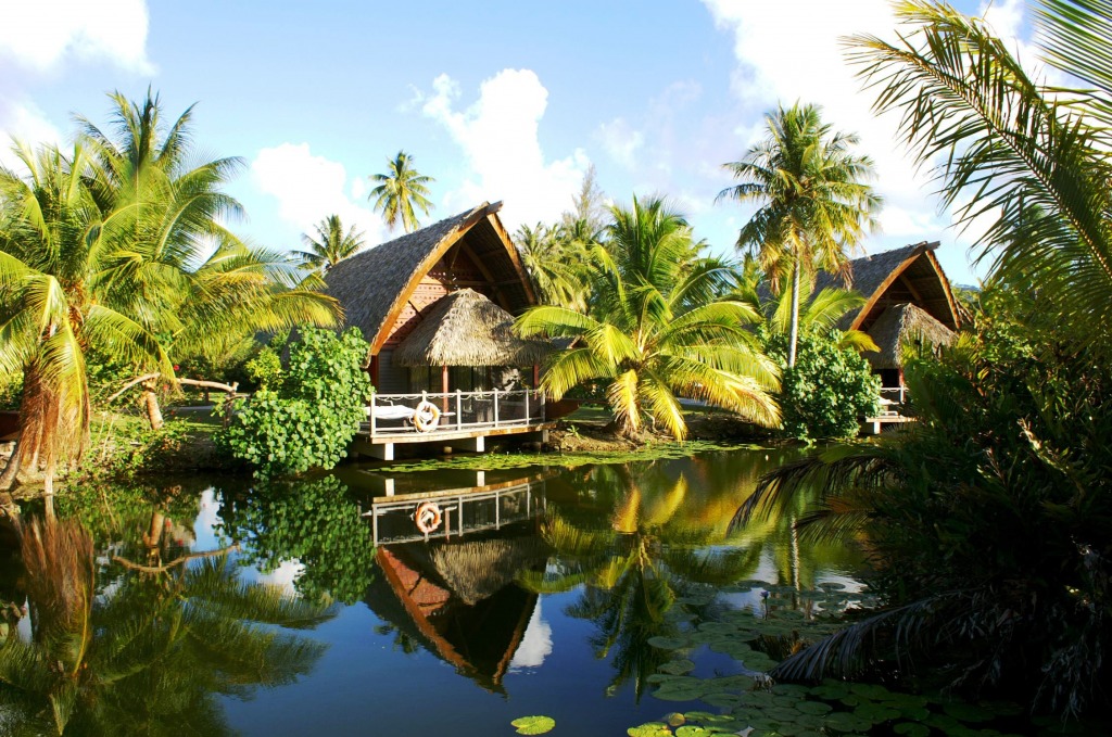 Traditional Bungalow, Huahiné Island, Polynesia jigsaw puzzle in Great Sightings puzzles on TheJigsawPuzzles.com