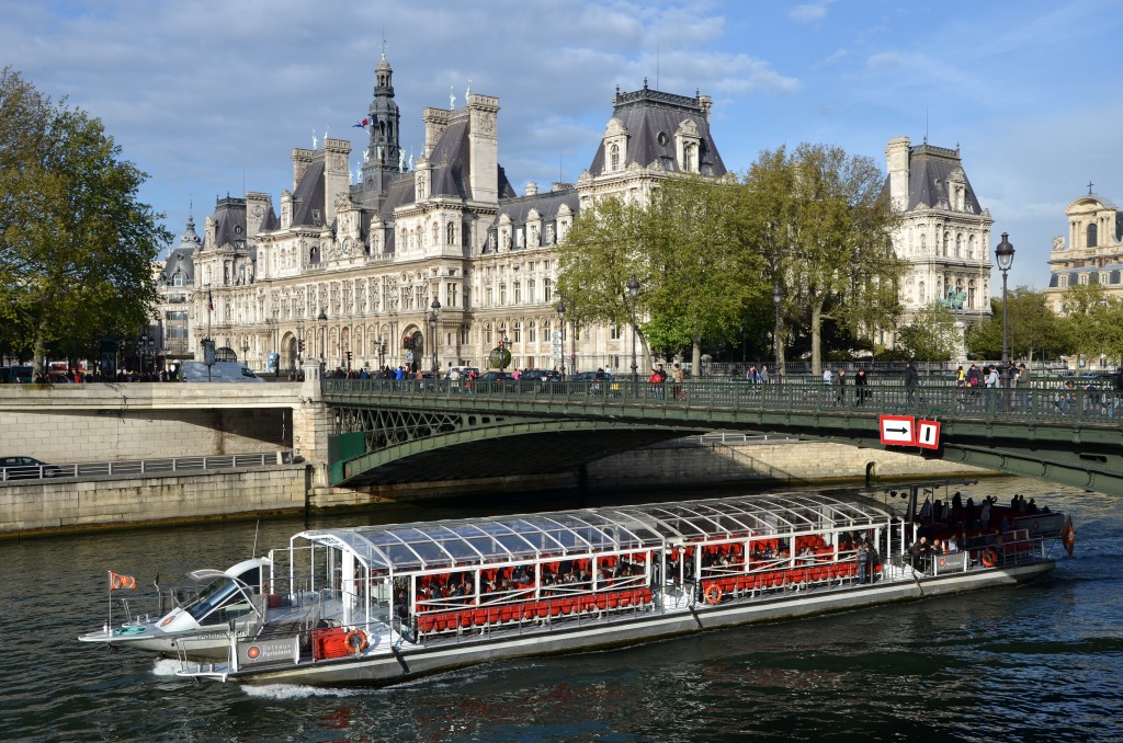 Pont d'Arcole and Town Hall of Paris, France jigsaw puzzle in Bridges puzzles on TheJigsawPuzzles.com