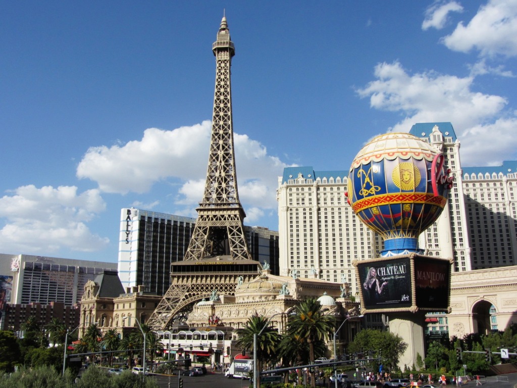 Paris Las Vegas Hotel and Casino jigsaw puzzle in Street View puzzles on TheJigsawPuzzles.com