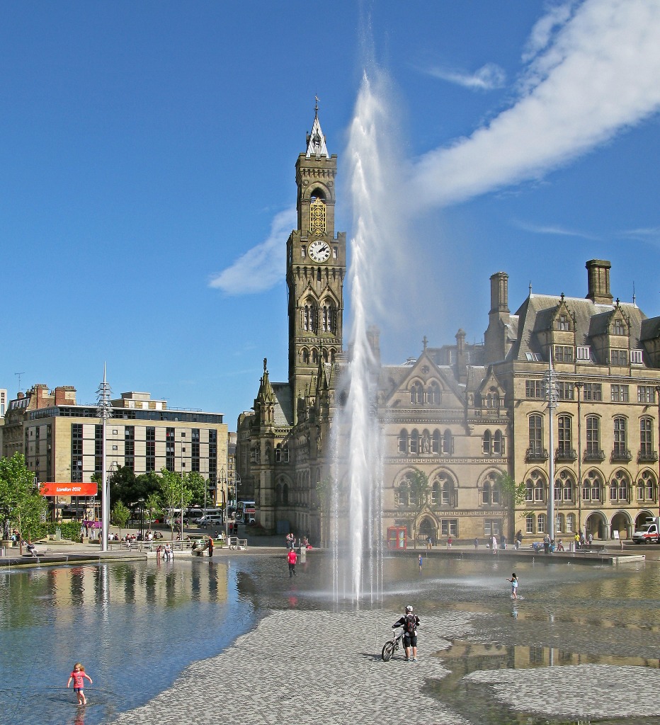 Fountain in Bradford City Park jigsaw puzzle in Street View puzzles on TheJigsawPuzzles.com