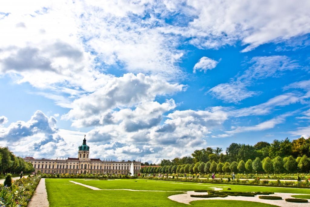 Schloss Charlottenburg, Germany jigsaw puzzle in Castles puzzles on TheJigsawPuzzles.com