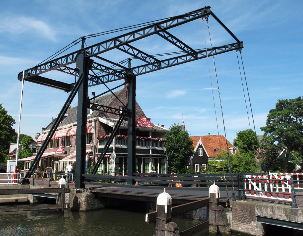 Drawbridge in Edam, The Netherlands jigsaw puzzle in Bridges puzzles on TheJigsawPuzzles.com