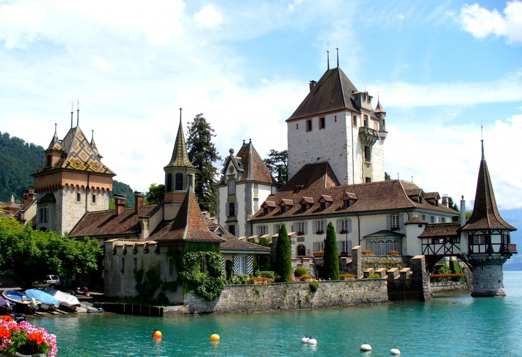 Oberhofen Castle, Switzerland jigsaw puzzle in Castles puzzles on TheJigsawPuzzles.com