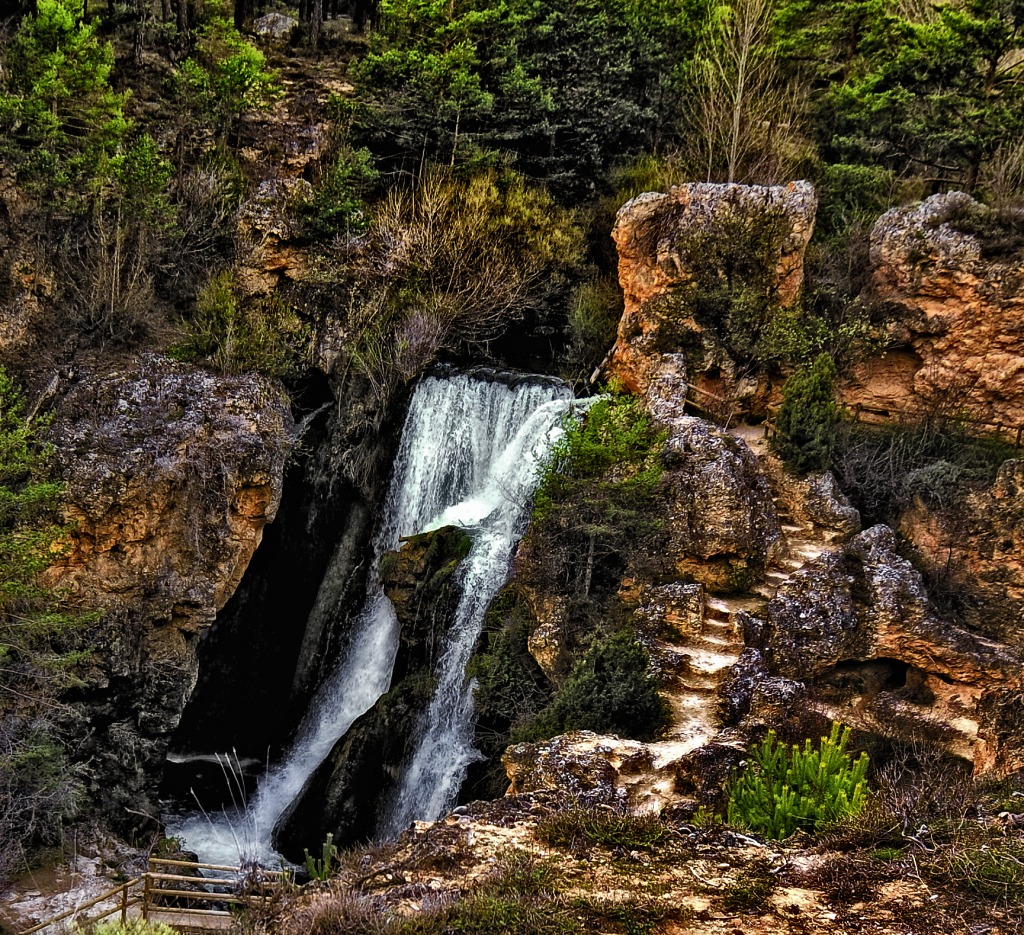 Sierra de Albarracín, Teruel, Spain jigsaw puzzle in Waterfalls puzzles on TheJigsawPuzzles.com