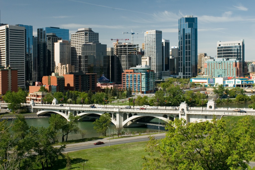 Centre Street Bridge in Calgary, Alberta jigsaw puzzle in Bridges puzzles on TheJigsawPuzzles.com