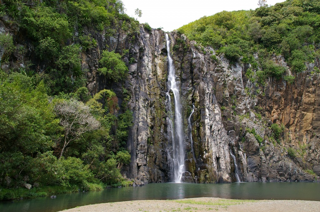 Another Niagara Falls (Reunion Island) jigsaw puzzle in Great Sightings puzzles on TheJigsawPuzzles.com