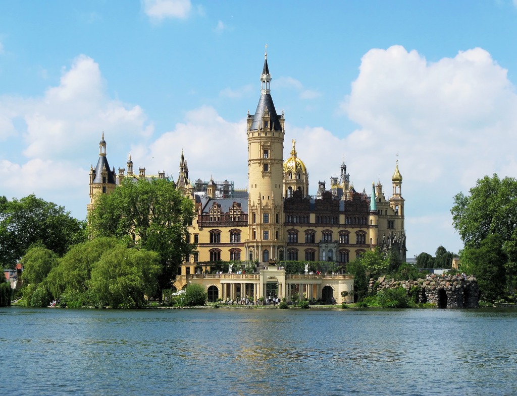 Schwerin Castle, Germany jigsaw puzzle in Castles puzzles on TheJigsawPuzzles.com