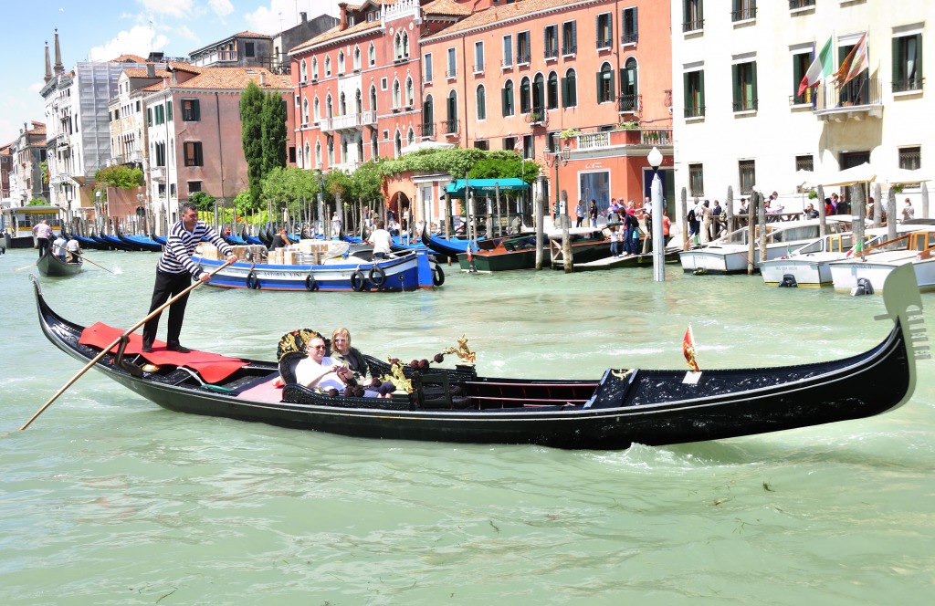 Grand Canal, Rialto, Venice jigsaw puzzle in Puzzle of the Day puzzles on TheJigsawPuzzles.com