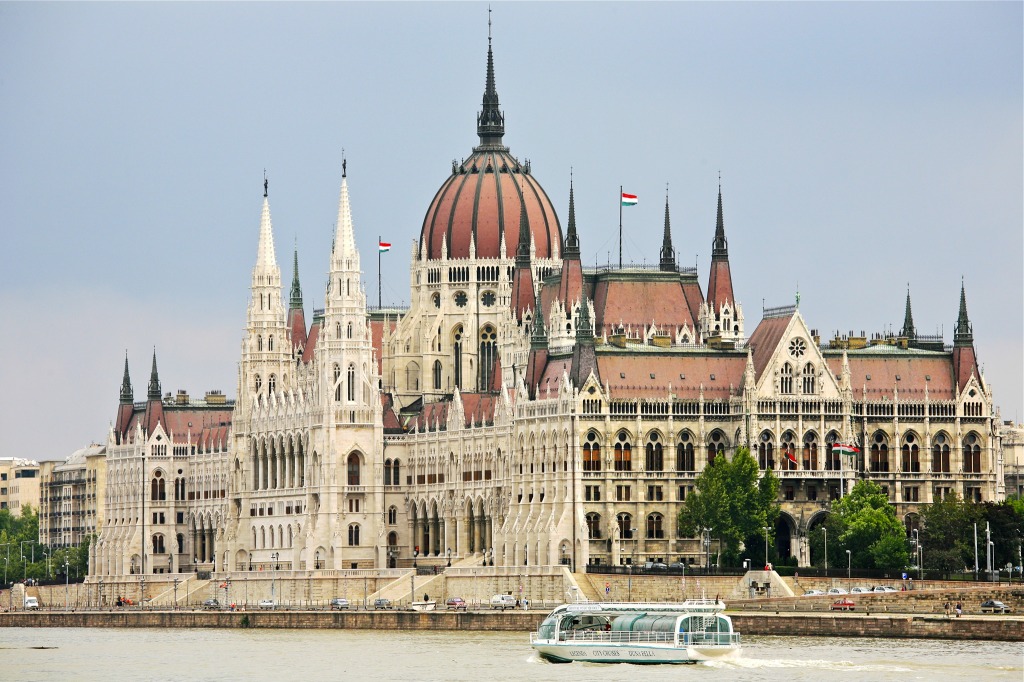 Hungarian Parliament Building jigsaw puzzle in Street View puzzles on TheJigsawPuzzles.com