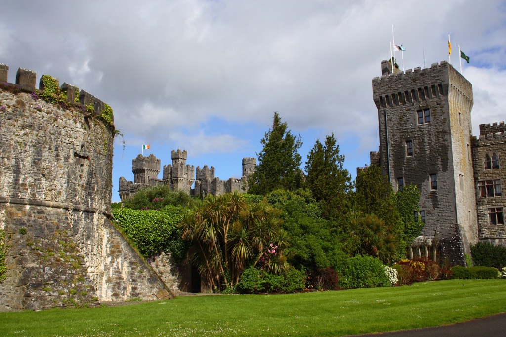 Ashford Castle, Ireland jigsaw puzzle in Castles puzzles on TheJigsawPuzzles.com