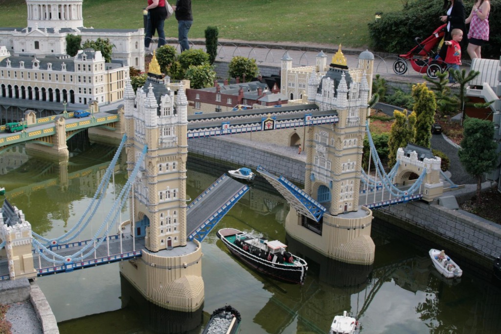 Legoland Windsor Park jigsaw puzzle in Bridges puzzles on TheJigsawPuzzles.com