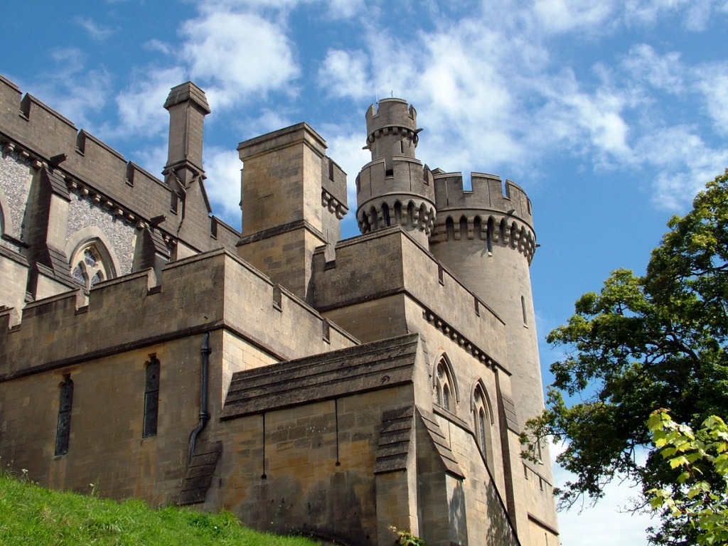 Arundel Castle, England jigsaw puzzle in Castles puzzles on TheJigsawPuzzles.com