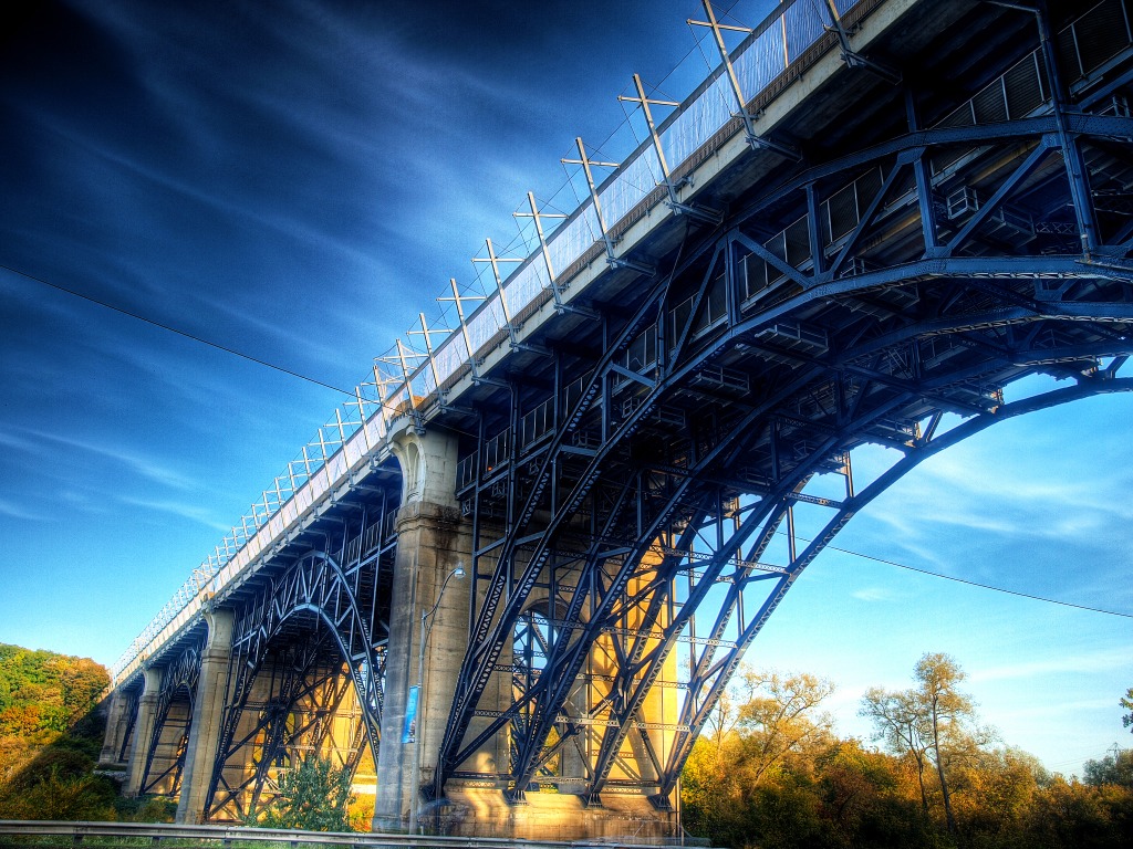 Prince Edward Viaduct, Toronto jigsaw puzzle in Bridges puzzles on TheJigsawPuzzles.com