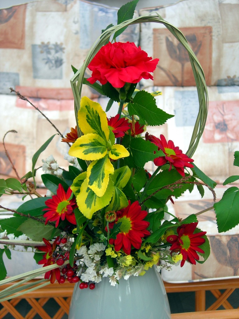 Medium Flower Arrangement jigsaw puzzle in Flowers puzzles on TheJigsawPuzzles.com