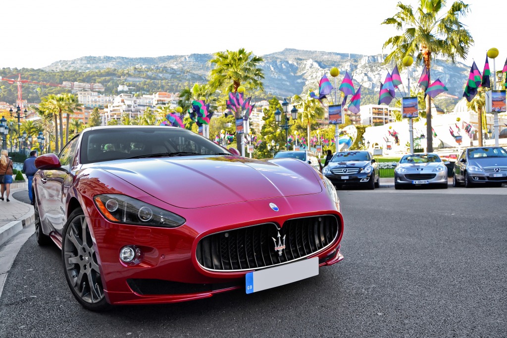 Maserati Granturismo S jigsaw puzzle in Cars & Bikes puzzles on TheJigsawPuzzles.com