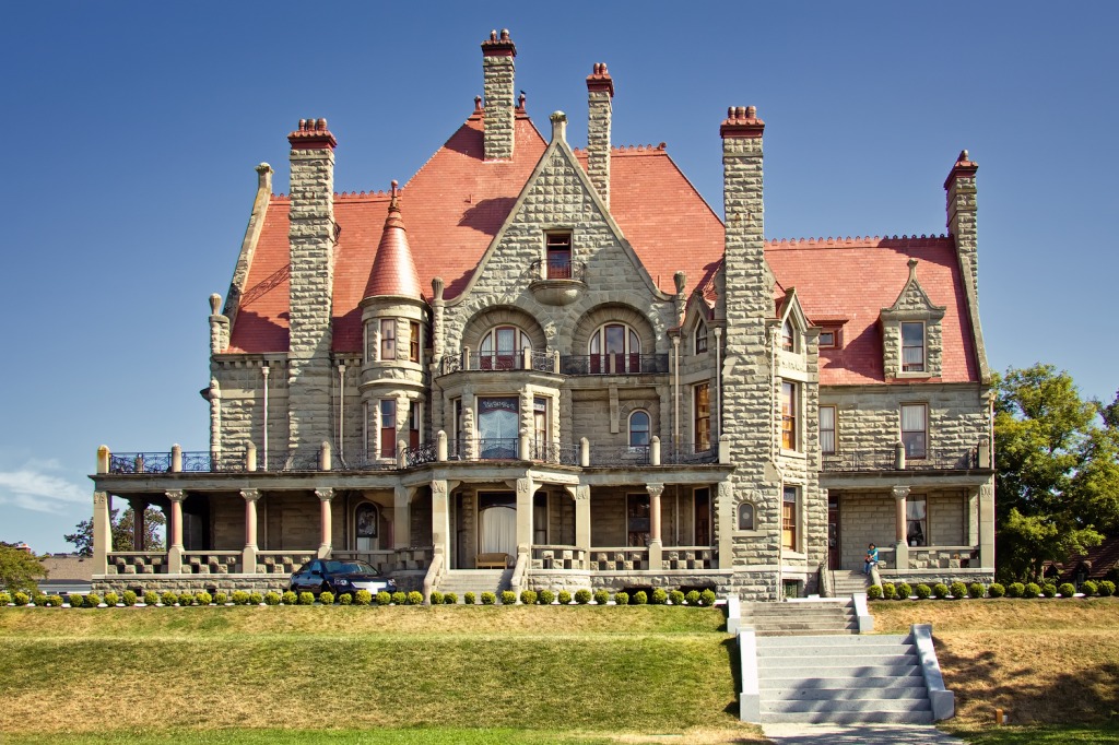 Craigdarroch Castle in Victoria BC jigsaw puzzle in Street View puzzles on TheJigsawPuzzles.com