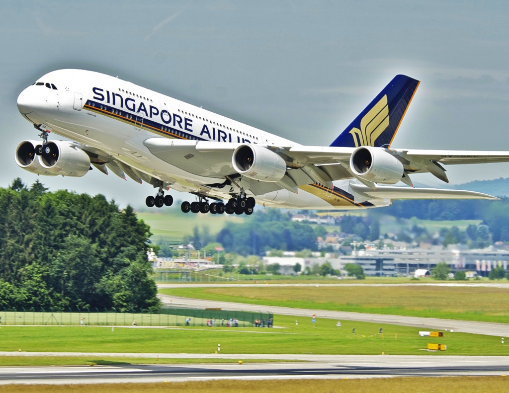 Singapore Airlines Airbus A380-841 jigsaw puzzle in Aviation puzzles on TheJigsawPuzzles.com