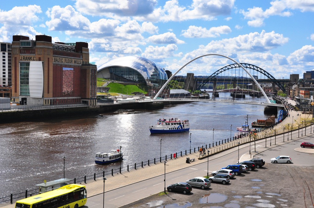 Quayside, Newcastle upon Tyne, England jigsaw puzzle in Bridges puzzles on TheJigsawPuzzles.com