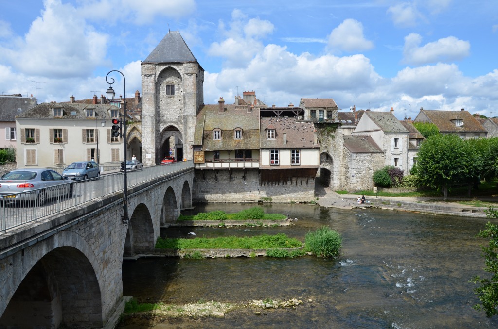 Porte de Bourgogne, Seine et Marne, France jigsaw puzzle in Bridges puzzles on TheJigsawPuzzles.com