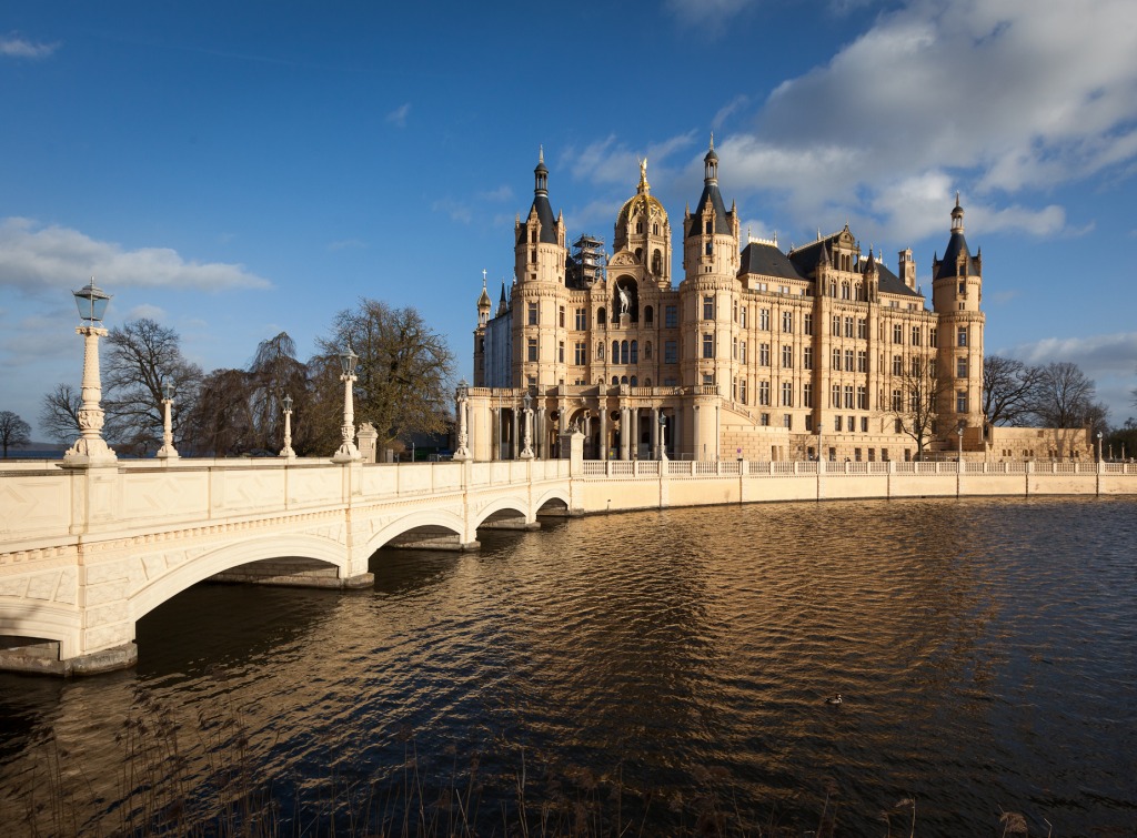 Schwerin Castle, Germany jigsaw puzzle in Castles puzzles on TheJigsawPuzzles.com