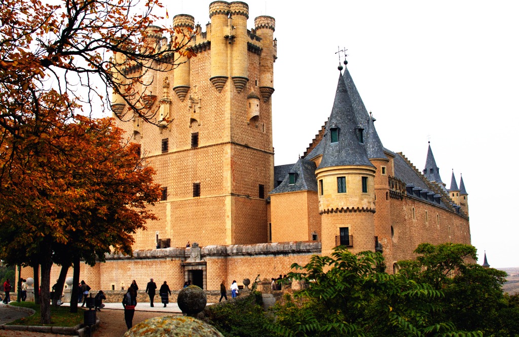 The Alcazar of Segovia, Spain jigsaw puzzle in Castles puzzles on TheJigsawPuzzles.com