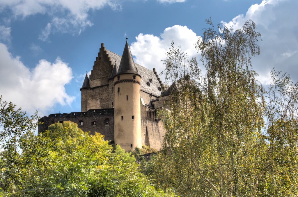 Vianden Castle, Luxembourg jigsaw puzzle in Castles puzzles on TheJigsawPuzzles.com