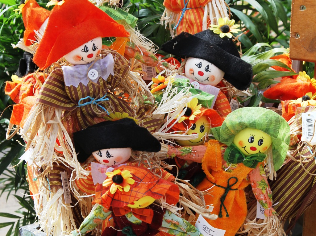 Linvilla Orchards Halloween Decorations jigsaw puzzle in Halloween puzzles on TheJigsawPuzzles.com