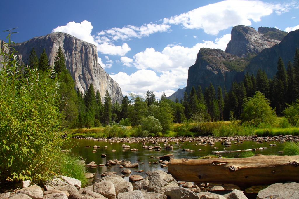 Valley View of Yosemite Valley jigsaw puzzle in Puzzle of the Day puzzles on TheJigsawPuzzles.com