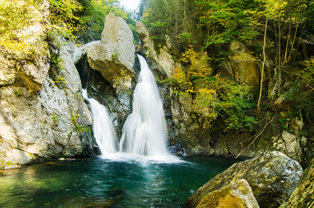 Bash Bish Falls, Massachusetts jigsaw puzzle in Waterfalls puzzles on TheJigsawPuzzles.com