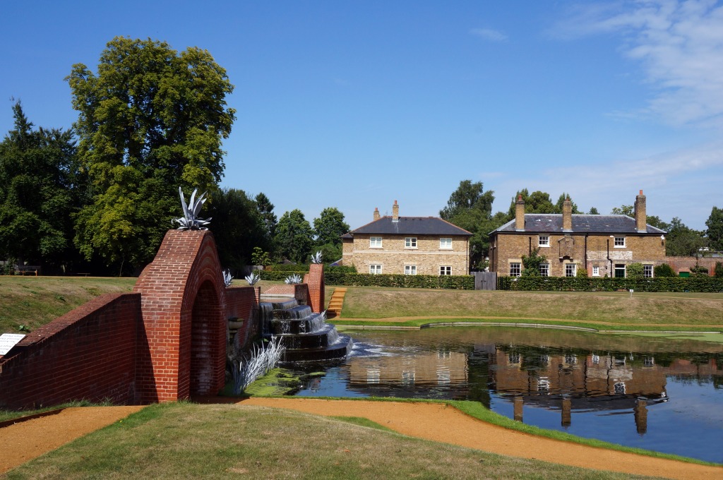 The Water Garden in Bushy Park, London jigsaw puzzle in Waterfalls puzzles on TheJigsawPuzzles.com