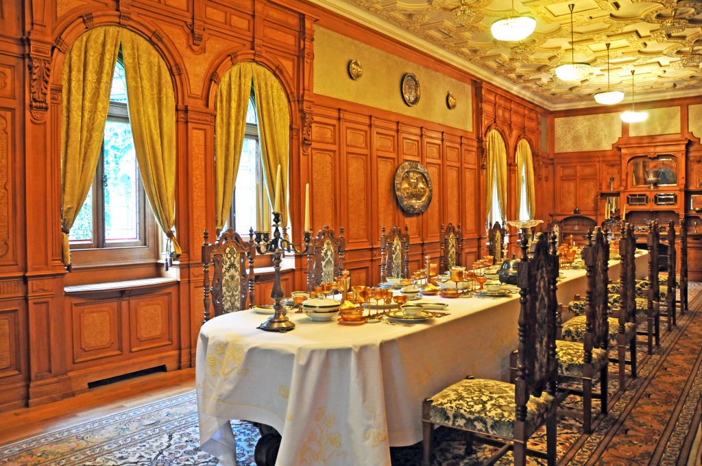 Pelisor Castle Dining Room, Romania jigsaw puzzle in Castles puzzles on TheJigsawPuzzles.com