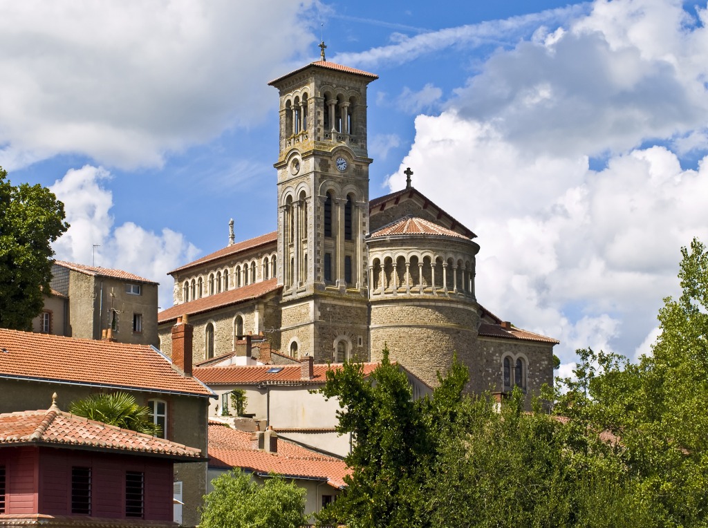 Notre-Dame Church in Clisson, France jigsaw puzzle in Street View puzzles on TheJigsawPuzzles.com