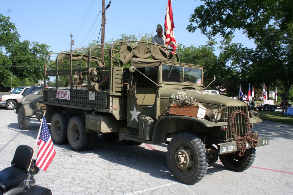 Old Army Truck jigsaw puzzle in Cars & Bikes puzzles on TheJigsawPuzzles.com