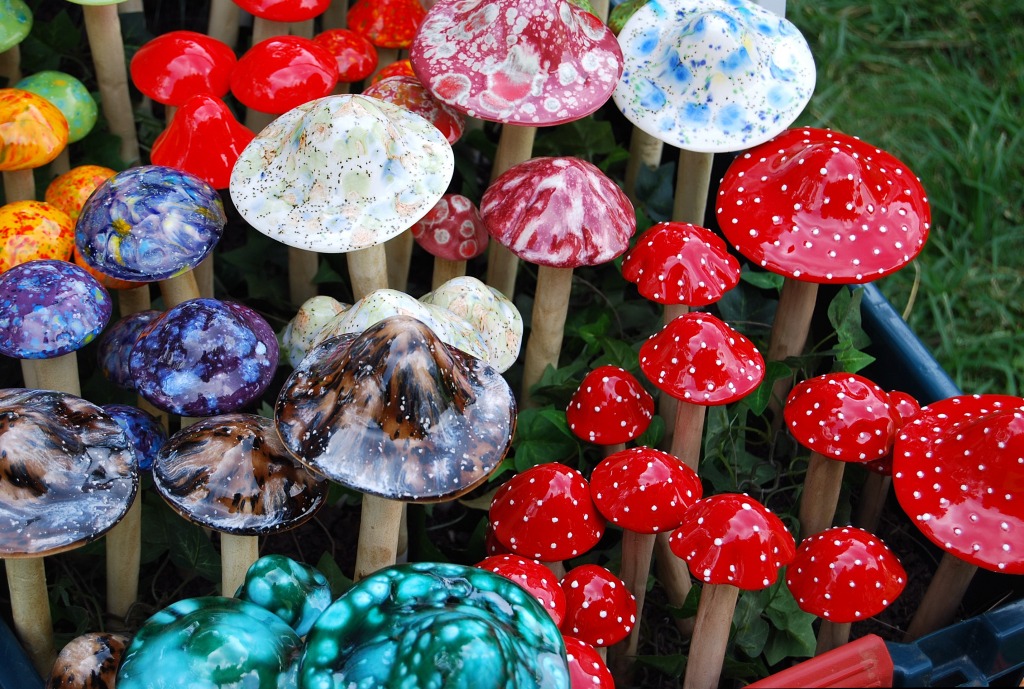 Magic Mushrooms jigsaw puzzle in Handmade puzzles on TheJigsawPuzzles.com