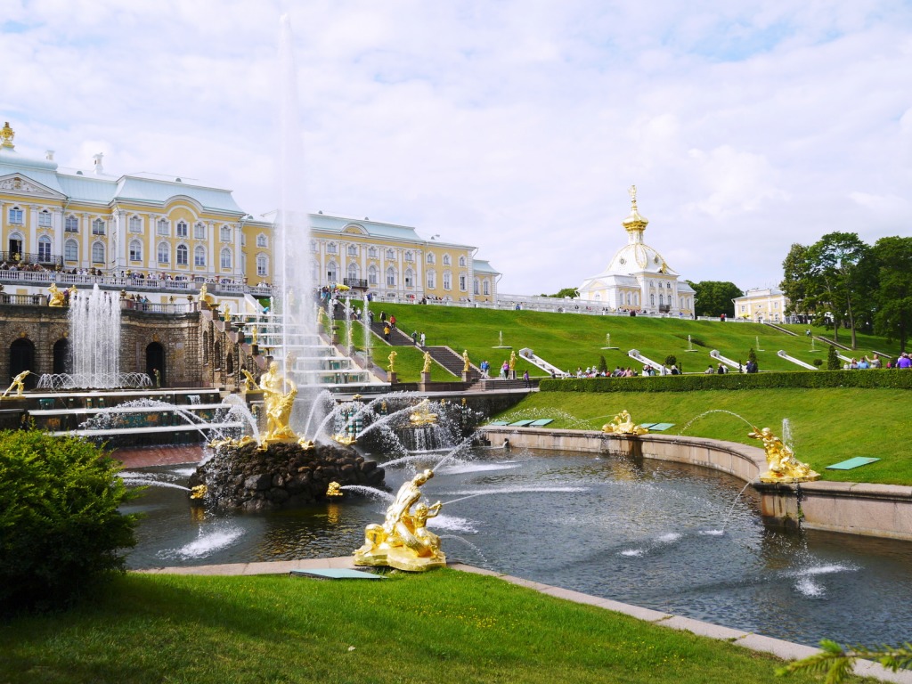 Peterhof Palace and Park jigsaw puzzle in Waterfalls puzzles on TheJigsawPuzzles.com