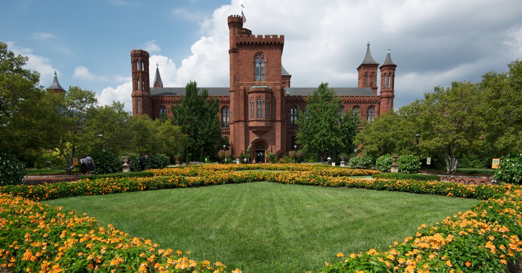 Smithsonian Castle & Parterre jigsaw puzzle in Castles puzzles on TheJigsawPuzzles.com