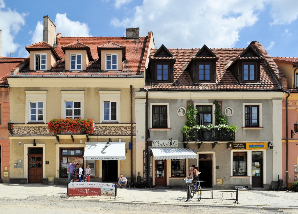 Houses in Sandomierz, Poland jigsaw puzzle in Street View puzzles on TheJigsawPuzzles.com