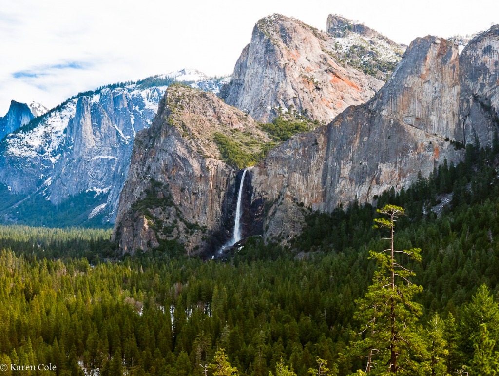 Bridalveil Falls Tunnel View jigsaw puzzle in Waterfalls puzzles on TheJigsawPuzzles.com