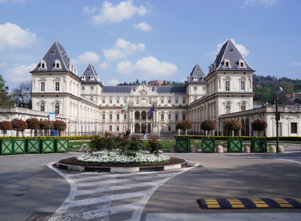 Castello del Valentino, Turin, Italy jigsaw puzzle in Castles puzzles on TheJigsawPuzzles.com